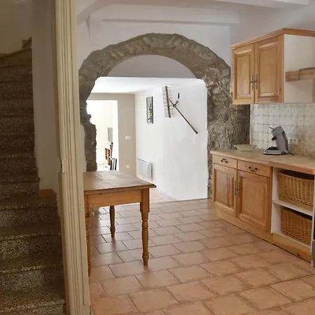 Chez Elia, Pour Les Amoureux Des Vieilles Pierres *