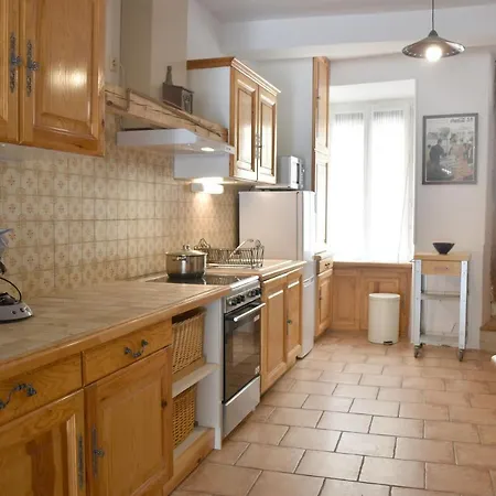Chez Elia, Pour Les Amoureux Des Vieilles Pierres