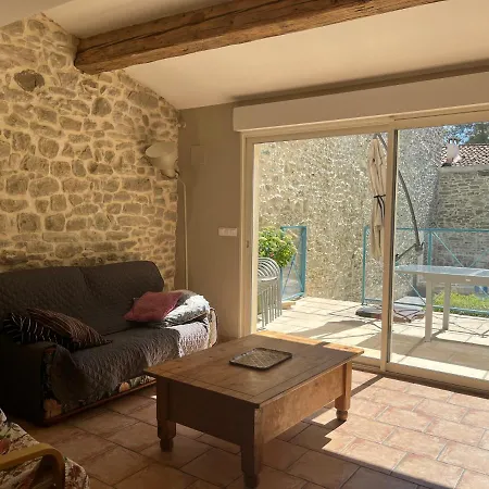 Chez Elia, Pour Les Amoureux Des Vieilles Pierres Feriehus Cesseras