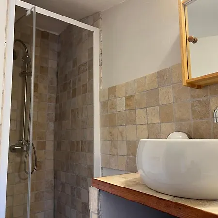 Chez Elia, Pour Les Amoureux Des Vieilles Pierres