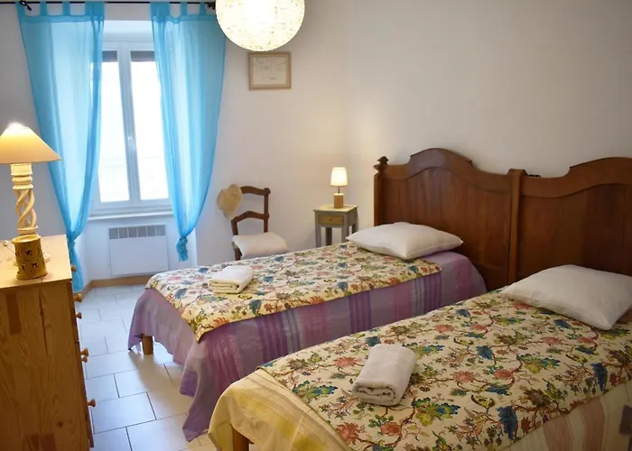 Chez Elia, Pour Les Amoureux Des Vieilles Pierres Cesseras