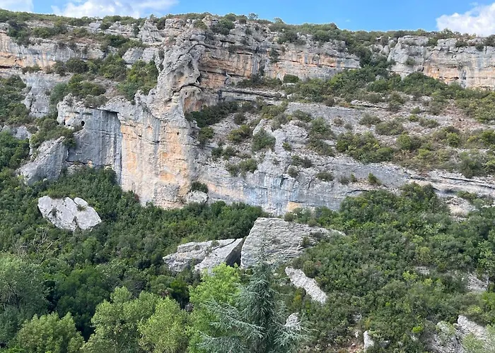Chez Elia, Pour Les Amoureux Des Vieilles Pierres *