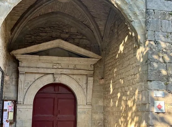Chez Elia, Pour Les Amoureux Des Vieilles Pierres *