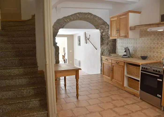 Chez Elia, Pour Les Amoureux Des Vieilles Pierres *