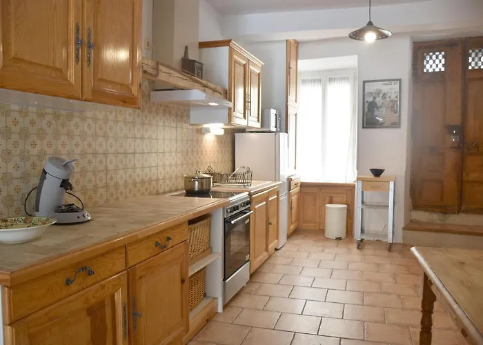 Chez Elia, Pour Les Amoureux Des Vieilles Pierres