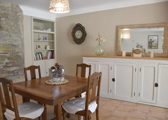 Chez Elia, Pour Les Amoureux Des Vieilles Pierres Cesseras