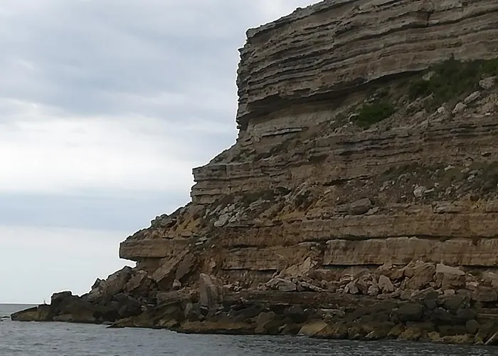 Chez Elia, Pour Les Amoureux Des Vieilles Pierres *